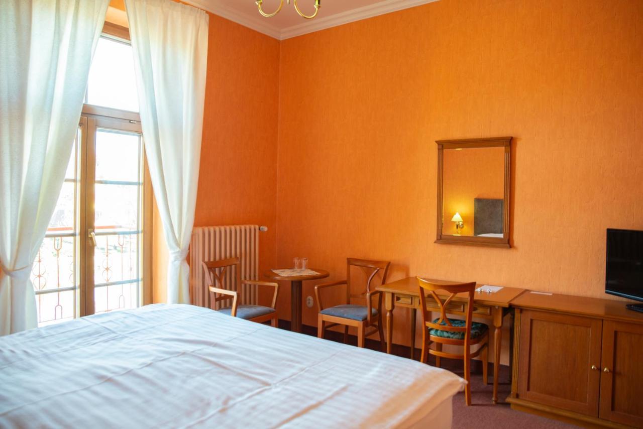 Romantik Hotel Eleonora Tábor Exterior foto