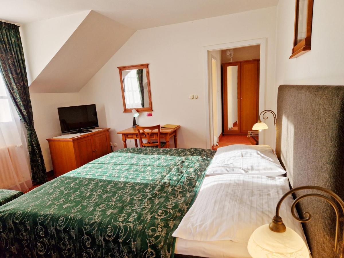 Romantik Hotel Eleonora Tábor Exterior foto